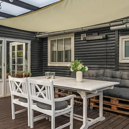 Feriehus Amazing In With Sauna